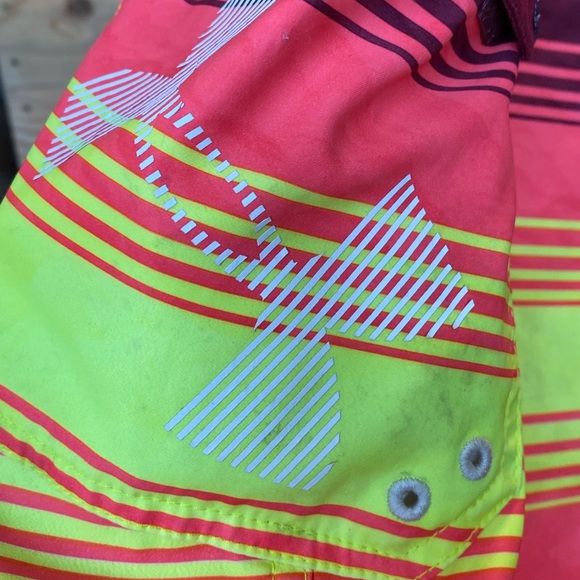 Under Armour Mens swim trunks board shorts size 34 waist. Loose fit. NWOT - Picture 4 of 13